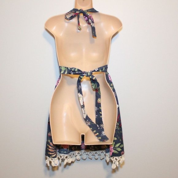NWT Anthropologie Home Floral Crochet Butterfly Field Apron Navy One Size H12862 - Picture 5 of 8